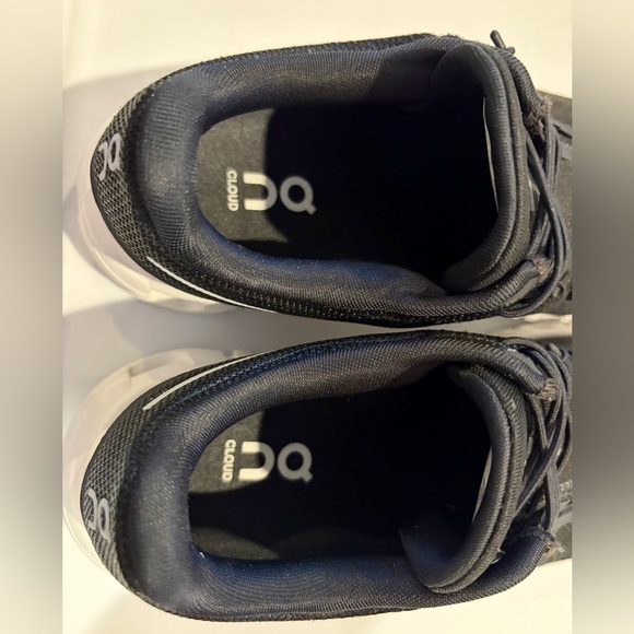 On Cloud 6 Sneakers - Picture 6 of 15